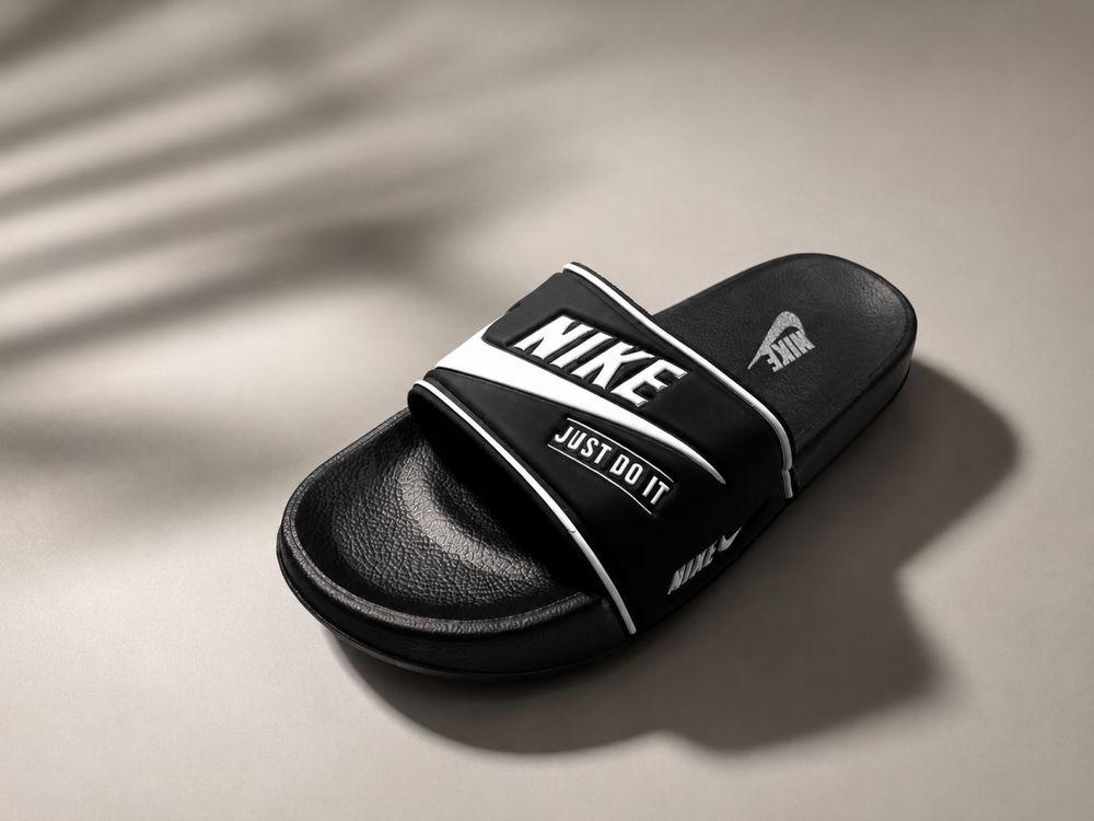 Нови чехли Nike