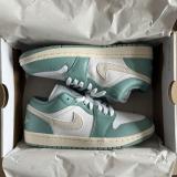 Jordan Air 1 Low WMN ОРИГИНАЛНИ дамски маратонки 38,5-39 — снимка 1