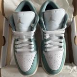 Jordan Air 1 Low WMN ОРИГИНАЛНИ дамски маратонки 38,5-39 — снимка 2