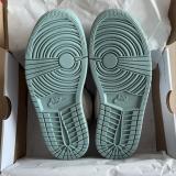 Jordan Air 1 Low WMN ОРИГИНАЛНИ дамски маратонки 38,5-39 — снимка 3