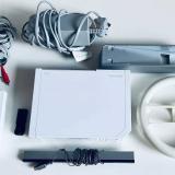 Пълен комплект Nintendo Wii с 3000+ инсталирани игри ПЕРФЕКТНО — снимка 1
