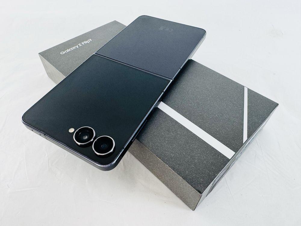 Samsung Galaxy Z Flip 7 5G 256GB 12RAM Jet Black Отличен! Гаранция!