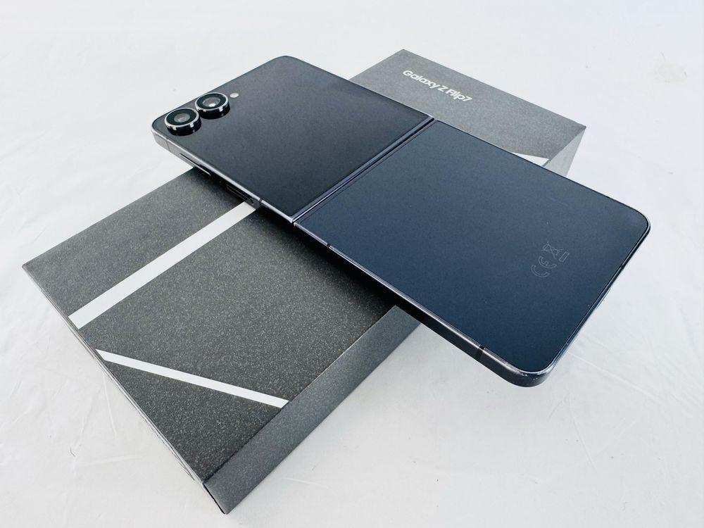 Samsung Galaxy Z Flip 7 5G 256GB 12RAM Jet Black Отличен! Гаранция!