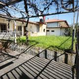Продава многостайна къща 70 м2 с 2 парцела 330 м2 в Аспровалта, Гърция — снимка 2